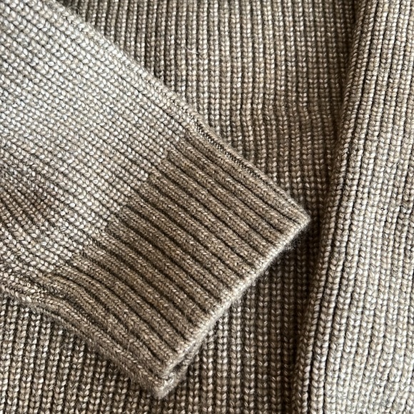 Ladies H&M Sweater Dress - Picture 6 of 6
